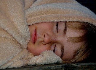 O menino e o cobertorzinho – uma história sobre o amor familiar