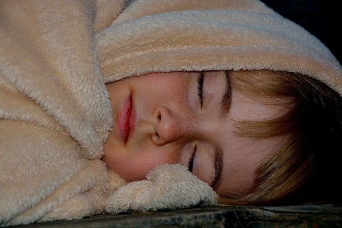 O menino e o cobertorzinho – uma história sobre o amor familiar