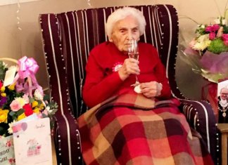 Mulher completou 105 anos e revelou que “evitar homens” tem sido a chave para sua longevidade