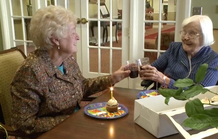 contioutra.com - Elas se conheceram há 84 anos e ainda são amigas até hoje. Cada ano elas celebram seus aniversários juntas