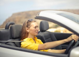 Estudo revela: aqueles que dizem palavrões ao dirigir têm um QI alto