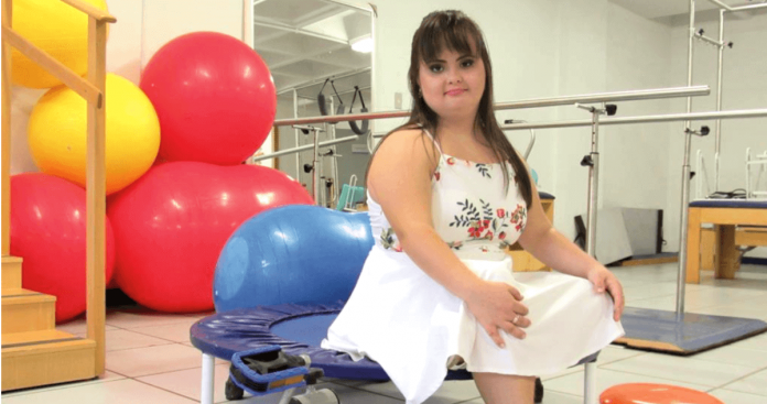 Luana: Conheça a primeira fisioterapeuta do Brasil com Síndrome de Down