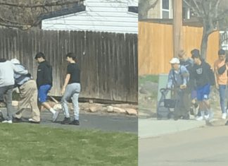 Jovens descem de carro para ajudar idosos a atravessarem a rua e a limpar suas feridas