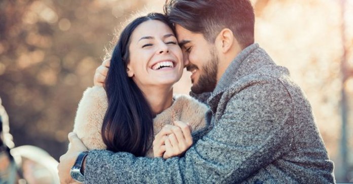 O amor de nossas vidas chega entre 27 e 35 anos, de acordo com estudos. Não vamos perder a esperança