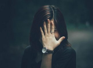 Esperar dói. Desistir dói. Mas às vezes é preciso decidir entre os dois para parar de doer