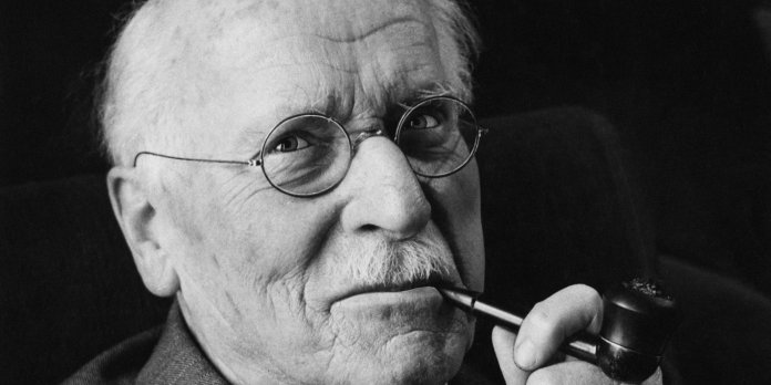 “Pensar é difícil, é por isso que as pessoas preferem julgar.” – Carl Gustav Jung