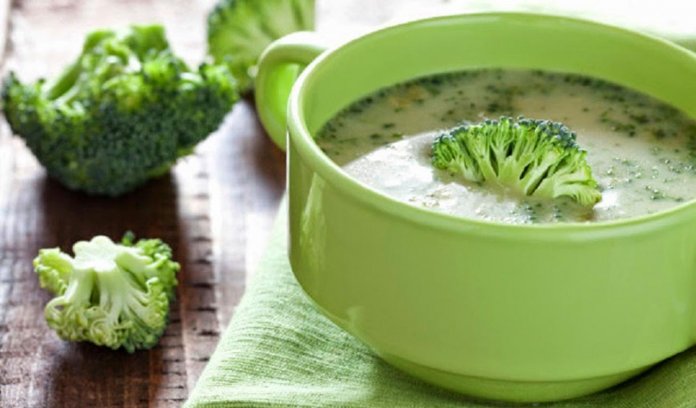 Sopa de brócolis com couve: inúmeros benefícios nesta refeição deliciosa