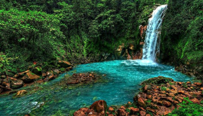 Costa Rica quer se tornar o primeiro país livre de plástico e carbono