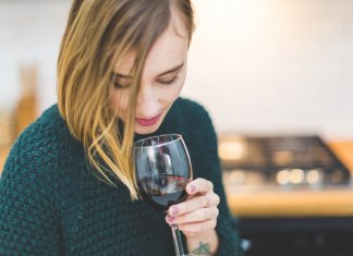Composto encontrado no vinho pode ser a chave para combater a depressão e ansiedade