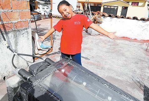 asomadetodosafetos.com - Menina de 8 anos cria aquecedor de água e ganha prêmio por sua invenção