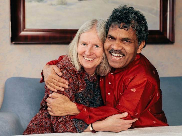 asomadetodosafetos.com - A história de amor deste homem que pedalou da Índia para a Suécia por ela