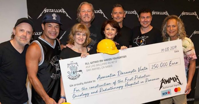 Banda Metallica doa R$ 1 milhão construção do 1º hospital infantil do câncer na Romênia