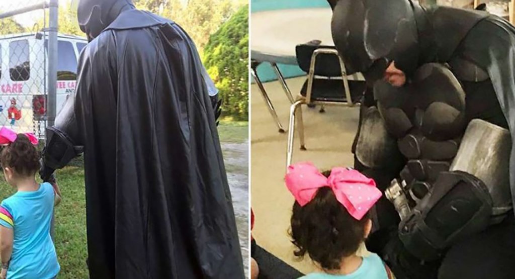 asomadetodosafetos.com - Batman leva menina vítima de bullying pra escola e afasta agressores
