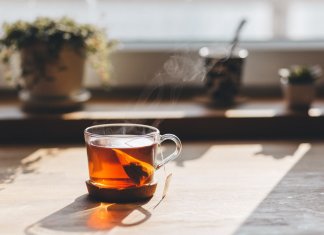O hábito de beber chá melhora a saúde do cérebro