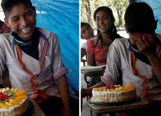 Menino chora quando professora lhe dá o primeiro bolo de aniversário da sua vida