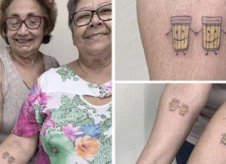 Elas resolveram tatuar um copo de cerveja para celebrar os 30 anos de amizade