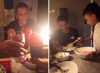 Filho faz jantar romântico para os pais comemorarem 10 anos de casados