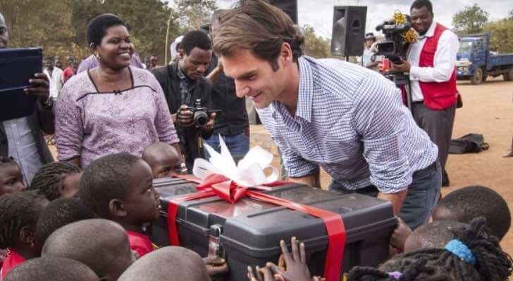 asomadetodosafetos.com - Roger Federer fornece educação e comida para um milhão de crianças. Que exemplo!