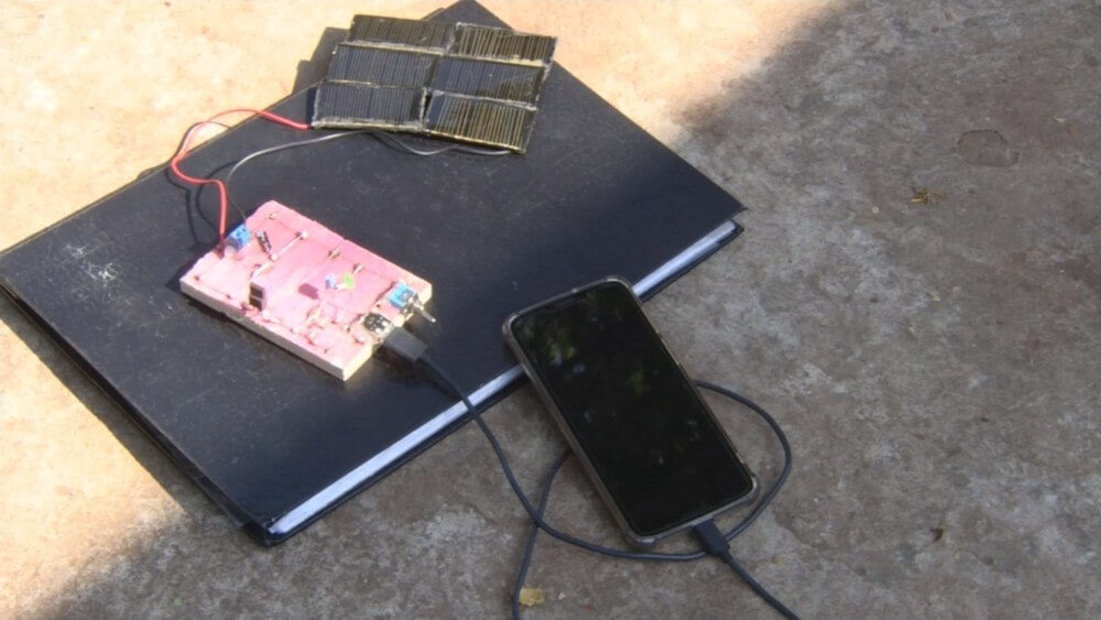 asomadetodosafetos.com - Alunos de uma escola do interior de SP criam carregador que funciona com energia solar