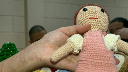 asomadetodosafetos.com - Detentos confeccionam bonecas para crianças com câncer no Espírito Santo