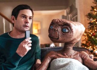 Elliot e E.T. se reencontram 37 anos depois do filme original em comercial emocionante