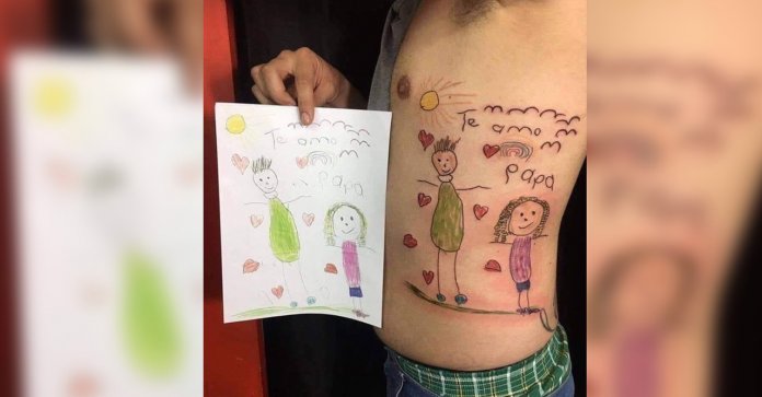 Pai tatua último desenho que ganhou da filha antes dela falecer. Ela ficará com ele pra sempre