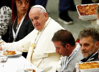 Papa Francisco almoça com mais de 1.000 necessitados no Dia Mundial da Pobreza