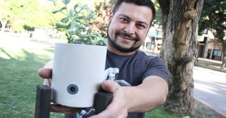 asomadetodosafetos.com - Sem desculpas: é criado um vaso inteligente que avisa quando planta precisa de água
