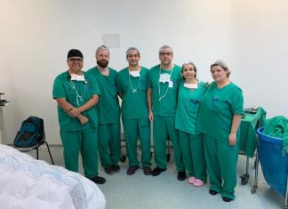 Através de uma videocirurgia inédita, médicos brasileiros retiram câncer de pulmão