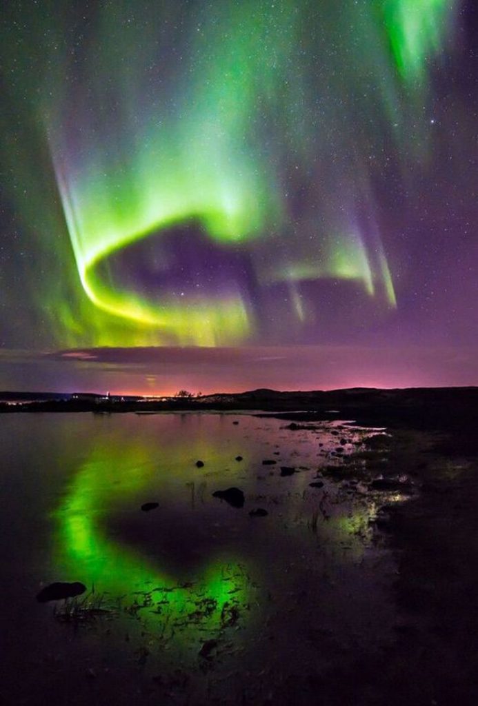 asomadetodosafetos.com - Fotógrafo impressiona o mundo ao registrar uma Fênix na Aurora Boreal