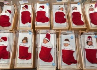 Hospital libera recém-nascidos para casa em meias de Natal