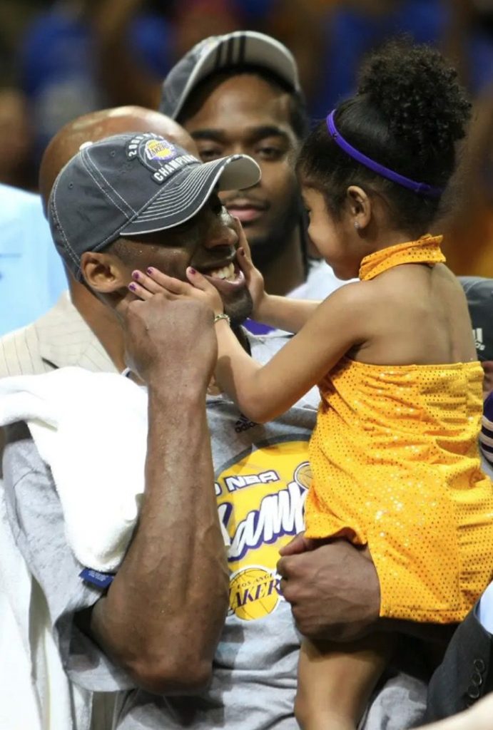 asomadetodosafetos.com - 10 fotos emocionantes de como Kobe e Gianna Bryant formaram a melhor dupla pai e filha