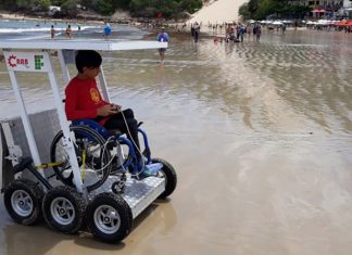Brasileiros criam veículo que permitem cadeirantes irem à praia