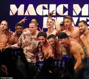 asomadetodosafetos.com - Channing Tatum anuncia uma turnê ao vivo de "Magic Mike". E agora, meu deus?