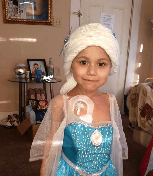 asomadetodosafetos.com - Enfermeira cria perucas de princesas da Disney para meninas com câncer