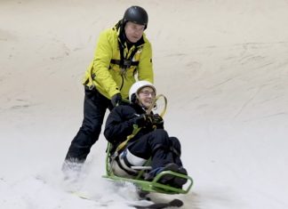 Idade não é tudo: aos 92 anos, vovô realiza sonho de esquiar. O vídeo é lindo.