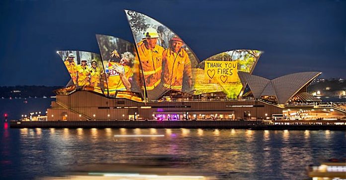 Tradicional casa de shows em Sidney homenageia voluntários e bombeiros na Austrália