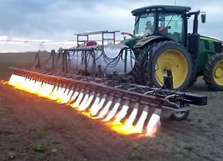 Tratores adaptados com chamas são a nova técnica para acabar com o uso pesticidas