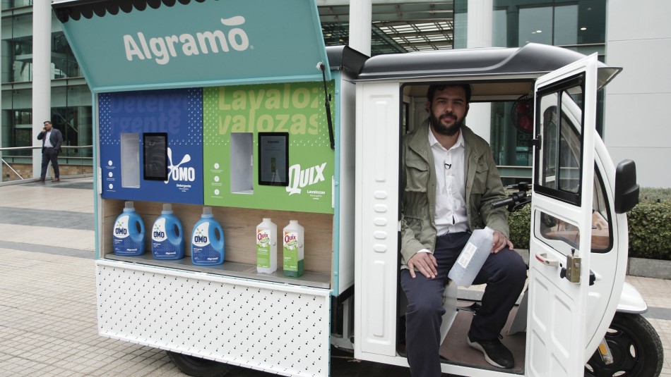asomadetodosafetos.com - Startup investe em máquina que enche recipientes de detergentes para evitar desperdício