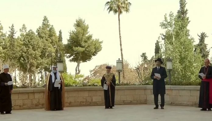 Vídeo com líderes religiosos em Israel unidos pelo fim do Covid-19 emociona