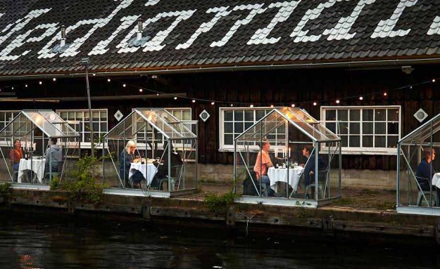 asomadetodosafetos.com - Restaurante na Holanda cria cabines individuais e tem reservas esgotadas