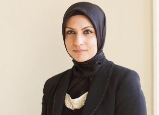 Ela se tornou a primeira muçulmana de hijab a ser juíza no Reino Unido. Queremos mais diversidade!
