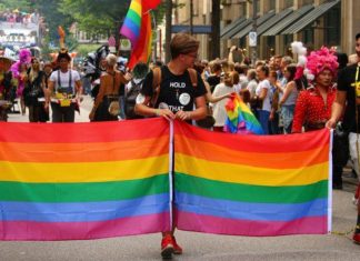 Em 2021, Escócia será o primeiro país no mundo a ensinar sobre LGBTQ+ nas escolas