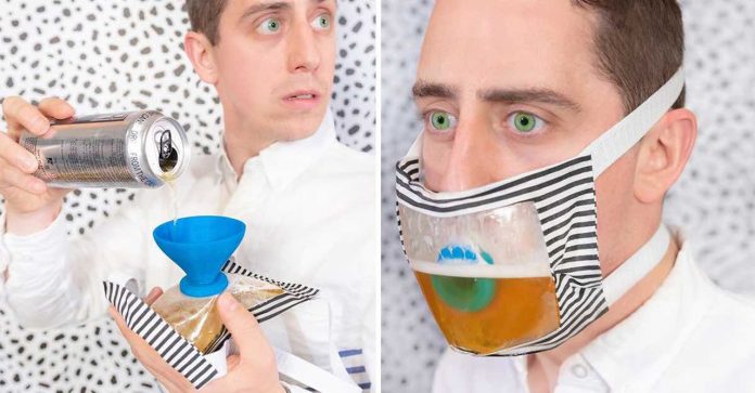 Desenharam uma máscara em que dá pra você beber cerveja ao mesmo tempo