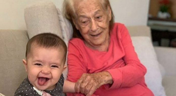 Com 95 anos e tendo Alzheimer, idosa supera covid e dengue