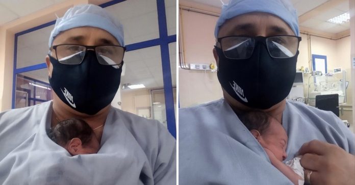 Enfermeiro cubano na Argélia salva bebê com o método da “mãe canguru”. Virou herói!