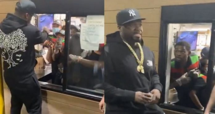 Rapper 50 Cent distribui dinheiro para funcionários de uma rede fast-food: vídeo