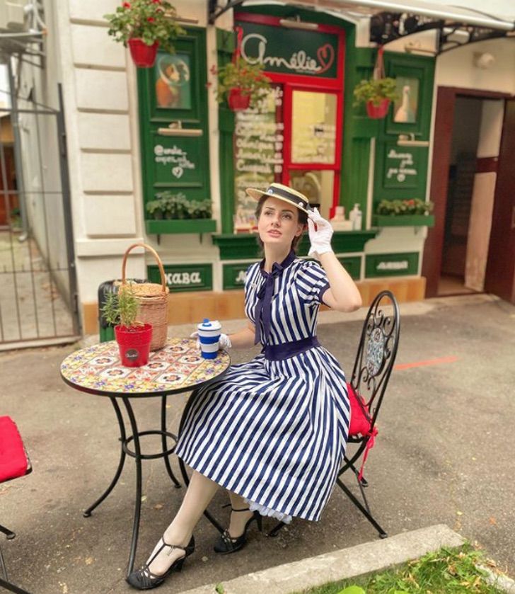 asomadetodosafetos.com - Ela é vintage: jovem ucraniana se veste todos os dias como se vivesse no século XIX