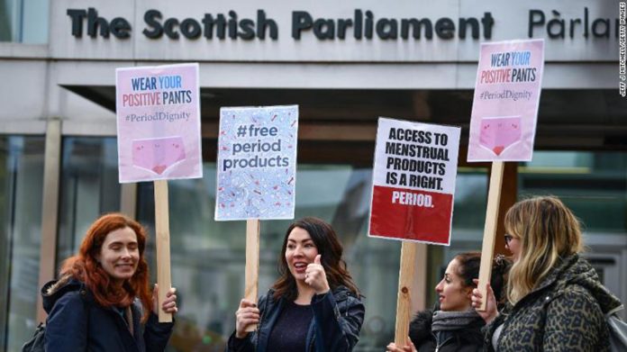 Escócia é o 1º país do mundo a garantir e disponibilizar absorventes para todas as mulheres