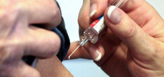 Pfizer é autorizada e Reino Unido será o 1º país do mundo a vacinar sua população: covid